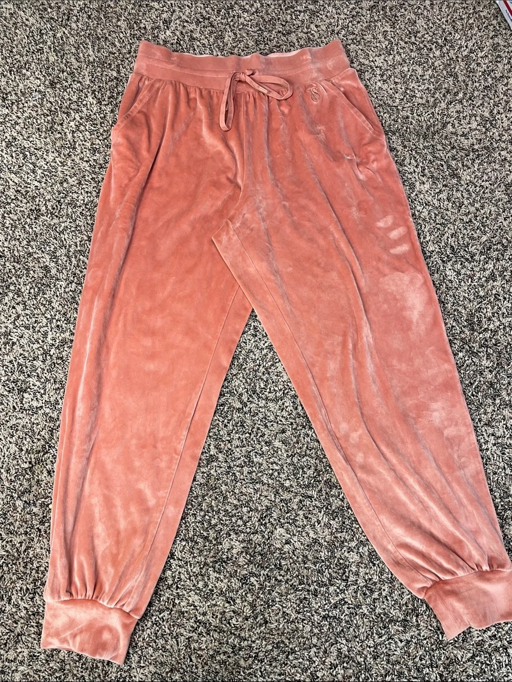 Victoria's Secret Velvet Jogger Pants in Dusty Coral Woman’s Size M | GUC/Flaw